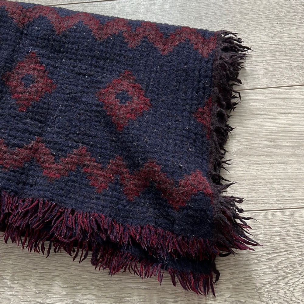 Aritzia Wilford 100% wool blanket scarf